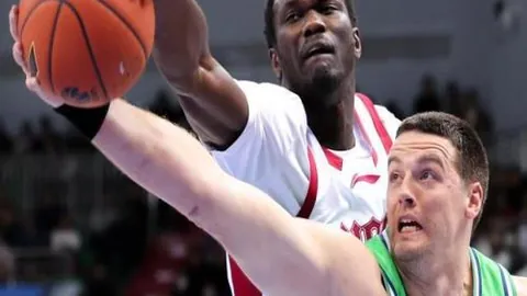 詹姆斯指出：球队边锋短缺，科洛克地位日益重要